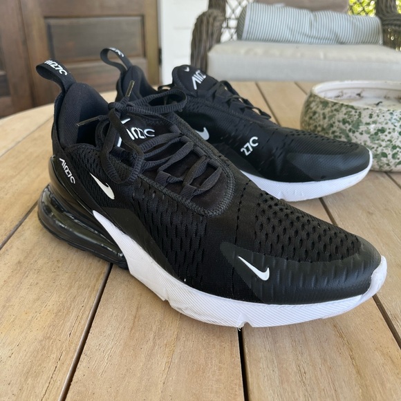 Nike Air Max 270 - Picture 9 of 11